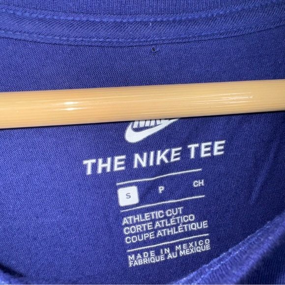 THE NIKE TEE ATHLETIC CUT SWEATSHIRT TOP - Picture 4 of 5